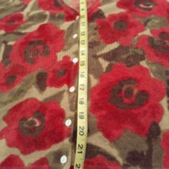 Red flower design cardigan sweater by Carole Little Size M - Picture 5 of 6